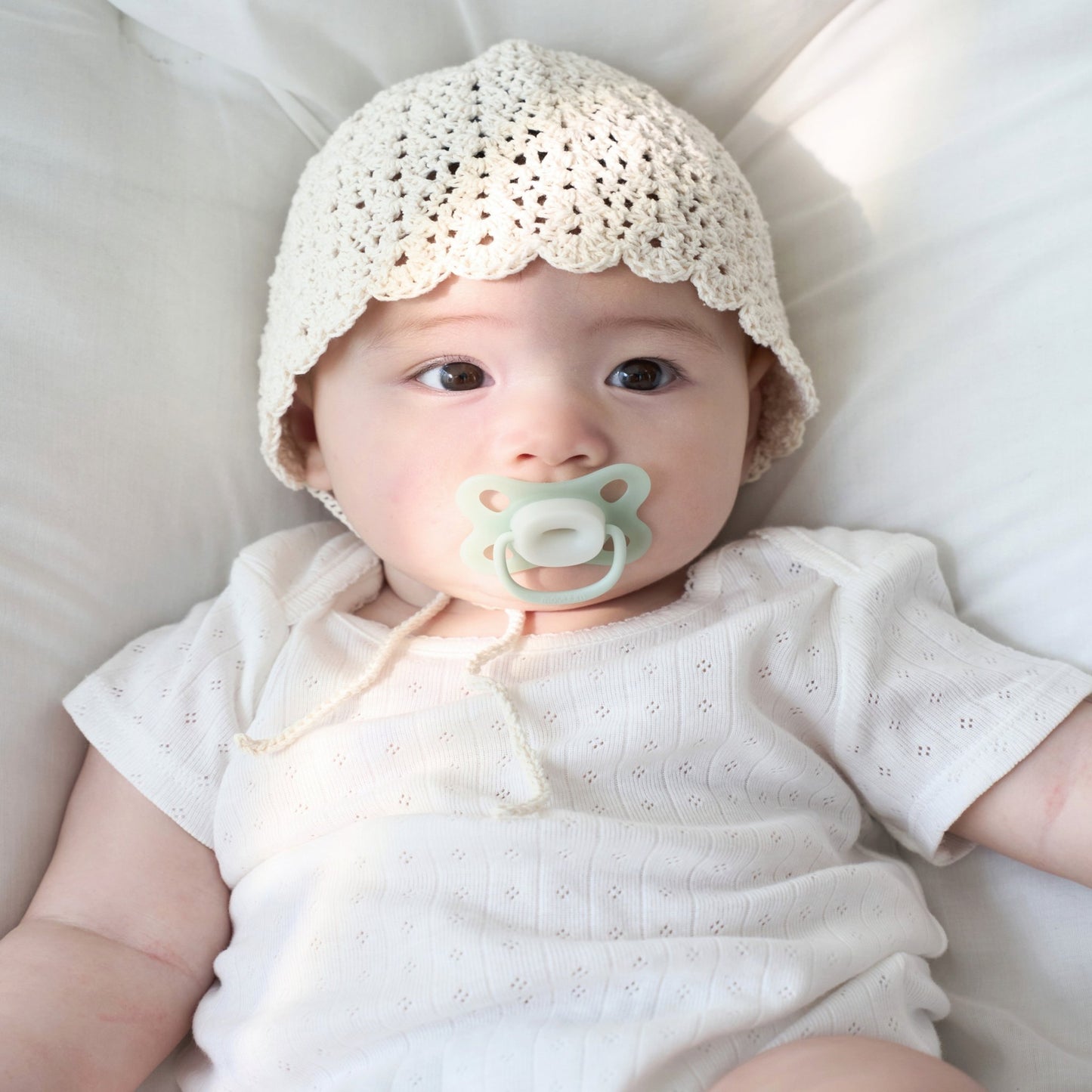 MOYUUM Soft-Wing Pacifier
