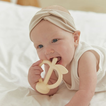 MOYUUM Apple Peach 2-in-1 Silicone Teether & Fruit Feeder